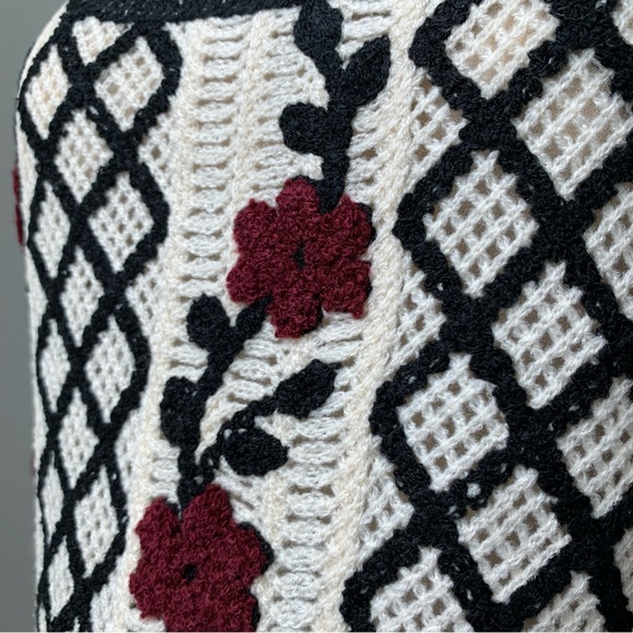 Festival Crochet Floral Crop Top - Picture 12 of 16